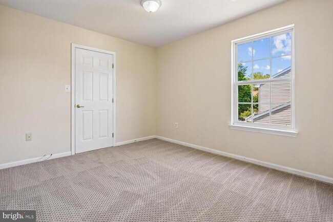 Building Photo - 14677 Cloverdale Rd