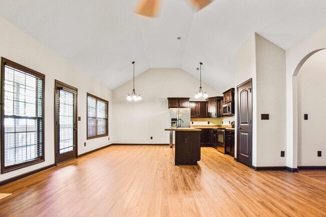 Building Photo - Pet Friendly Four Bedroom!