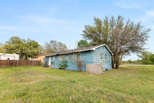 Building Photo - 4404 Pecan Ln