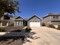Building Photo - Nice home for rent in Visalia