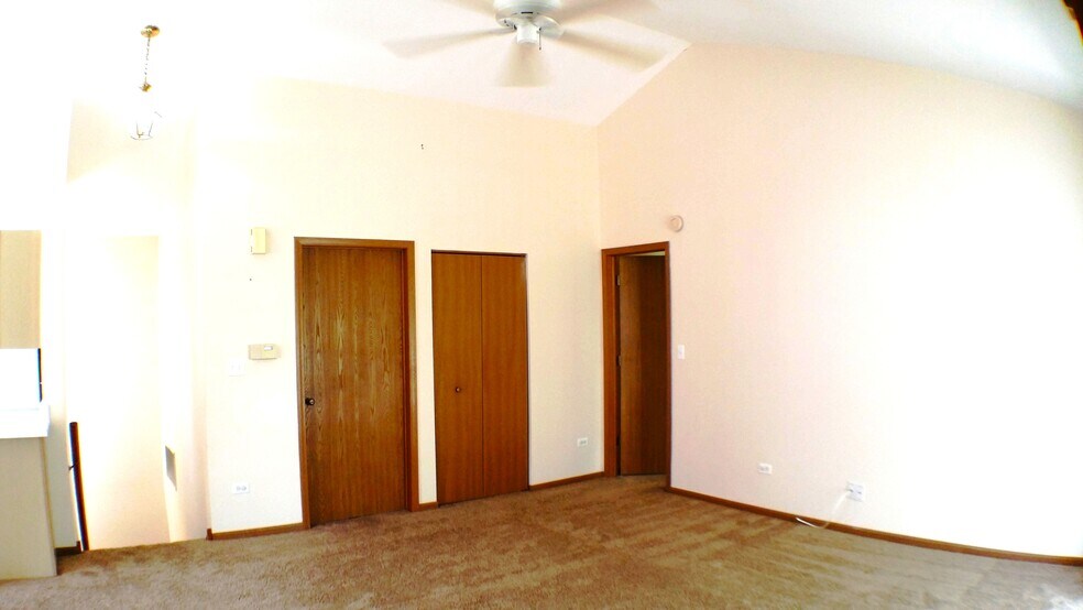 Building Photo - 1934 Heron Ave