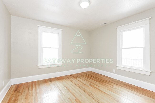 Building Photo - 318 S 1200 E