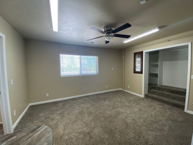 Building Photo - Canyon Street Apartment U100 **Utilities Included**