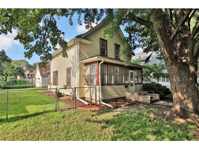 Building Photo - 2122 Temple Ct