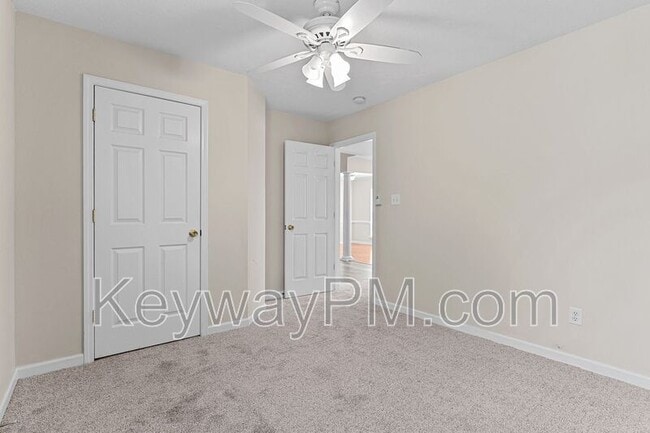 Building Photo - 219 Rainbow Falls