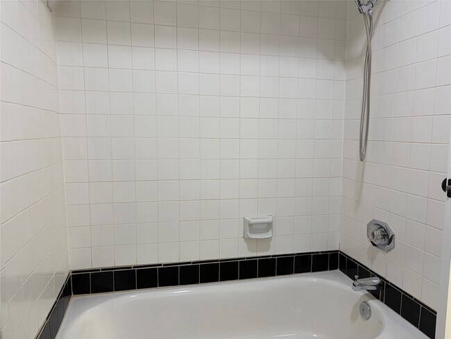 Building Photo - 14555 Wunderlich Dr