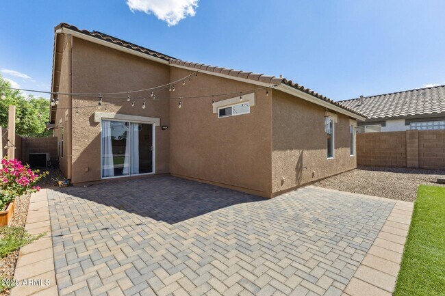 Building Photo - 33602 N Roadrunner Ln