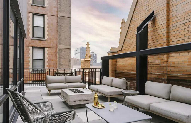 Building Photo - 417 S Dearborn St