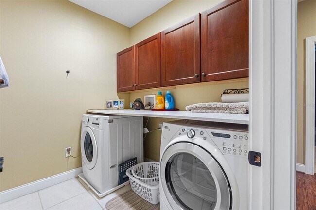 Building Photo - 10685 Whittington Ct
