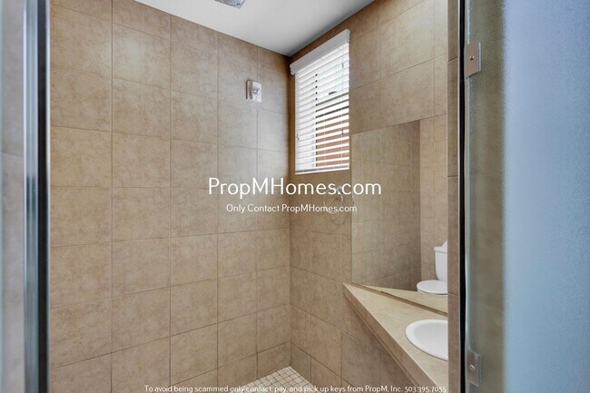 Building Photo - Modern Studio in the Heart of SE!