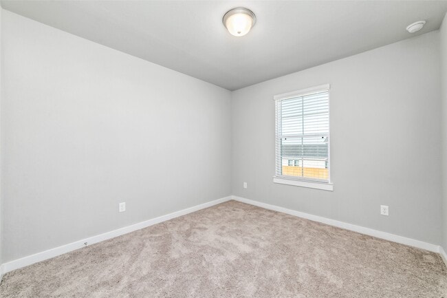 Building Photo - 7246 Clearwater Cv Dr