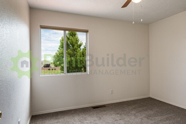 Building Photo - LOWERED PRICE FOR October!!