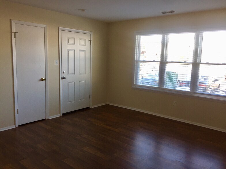 Building Photo - 1113 Vincent Rd