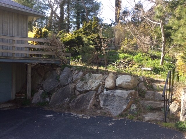 Building Photo - 2 Pine Hill Rd