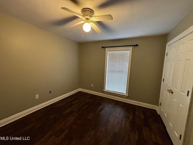 Building Photo - 538 Brighton Cir