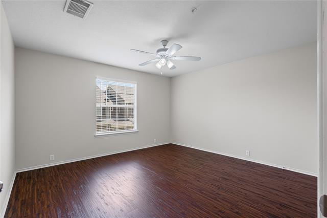 Building Photo - 2301 Stoneleigh Pl