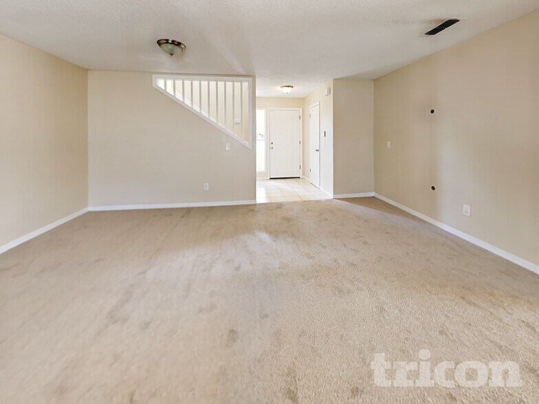 Building Photo - 6747 Long Meadow Cir S