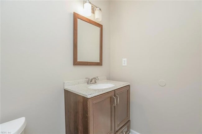 Building Photo - 578 Peregrine St