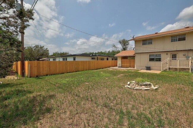 Building Photo - 5211 Thunderbird St