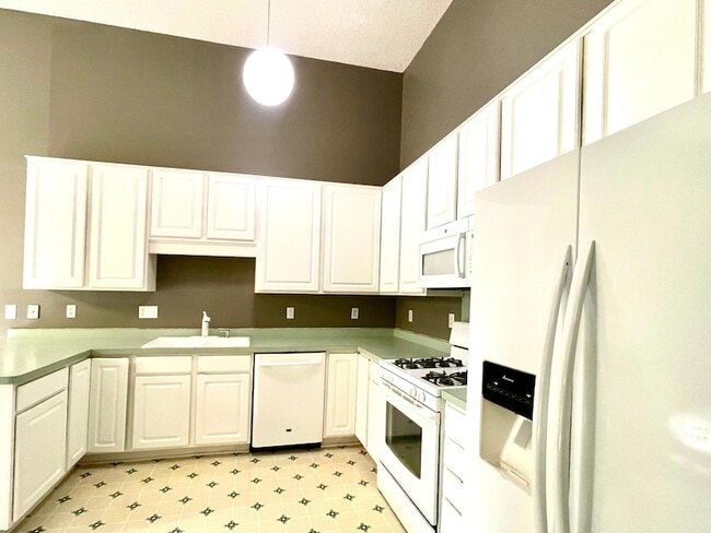 Building Photo - 7414 Bolton Way