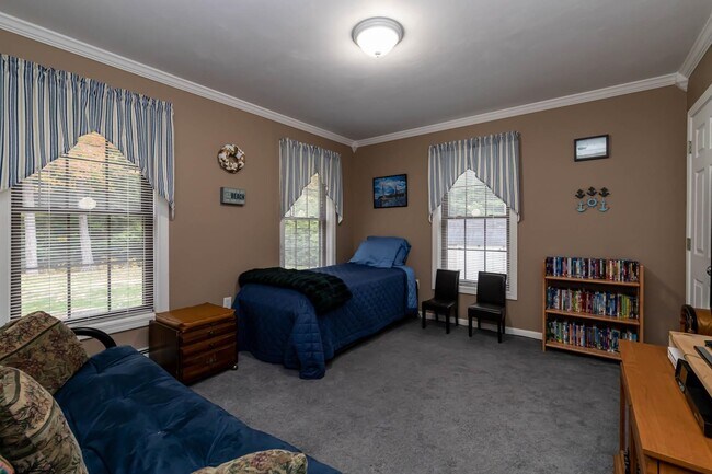 Building Photo - 24 Birchwood Rd