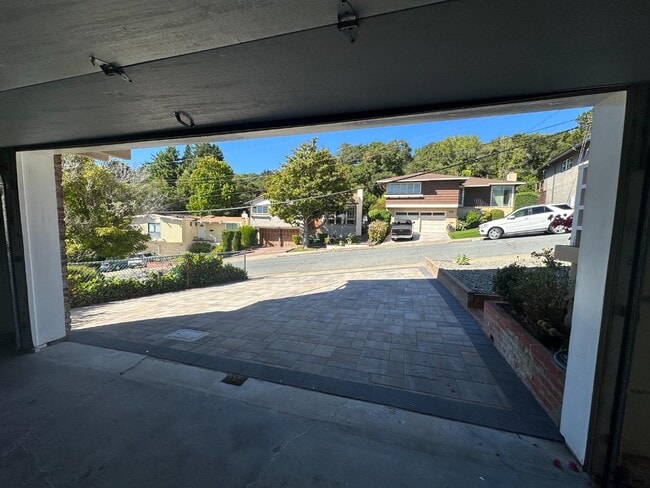 Building Photo - 2350 Rosewood Dr