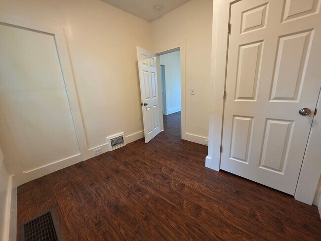 Building Photo - 54 Sprague Ave