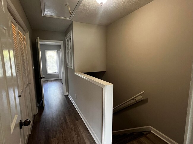 Building Photo - 2-Bedroom, 2-Bath Townhouse