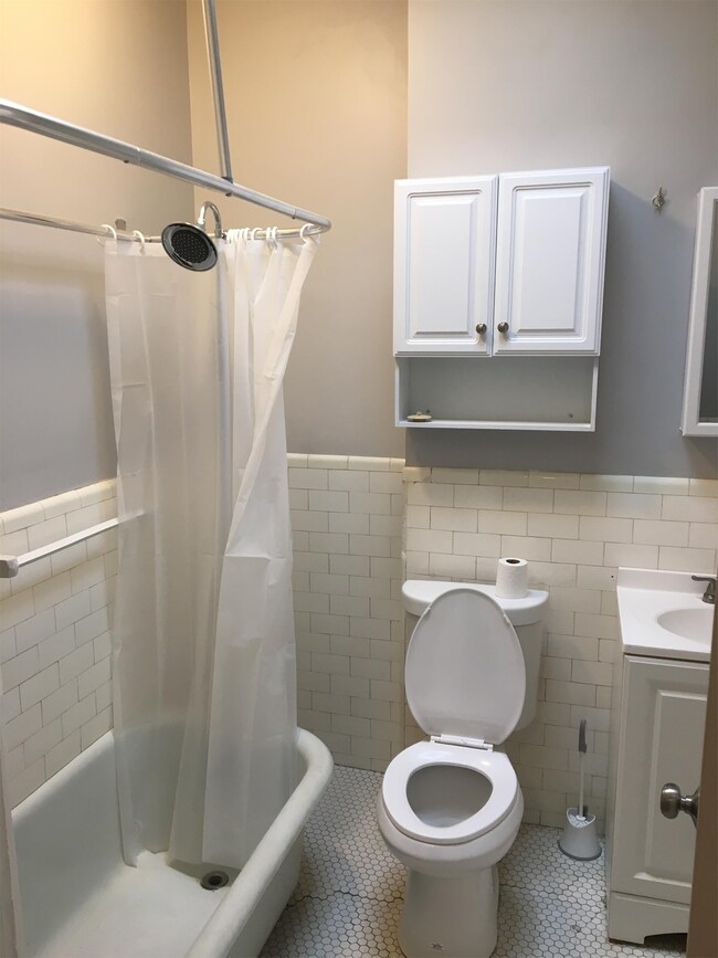 Building Photo - 1641 Chilton St