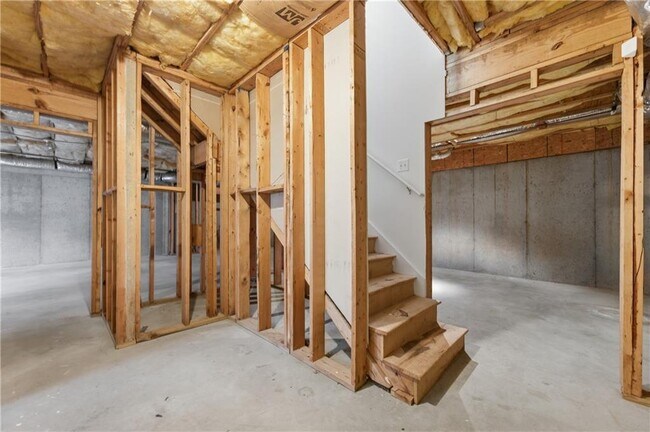 Building Photo - 2570 Wood Creek Ct NE