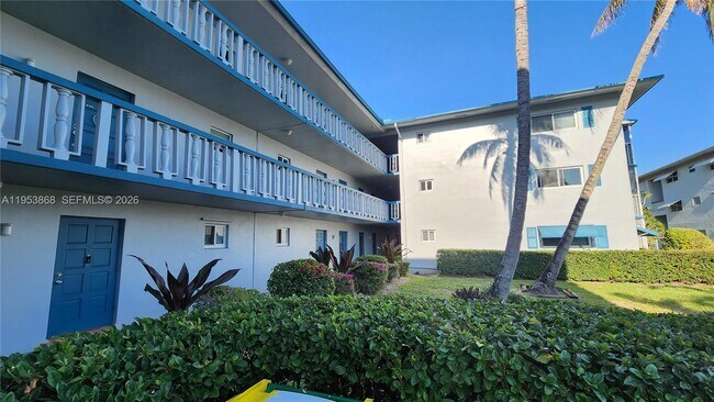 Building Photo - 981 Hillcrest Ct