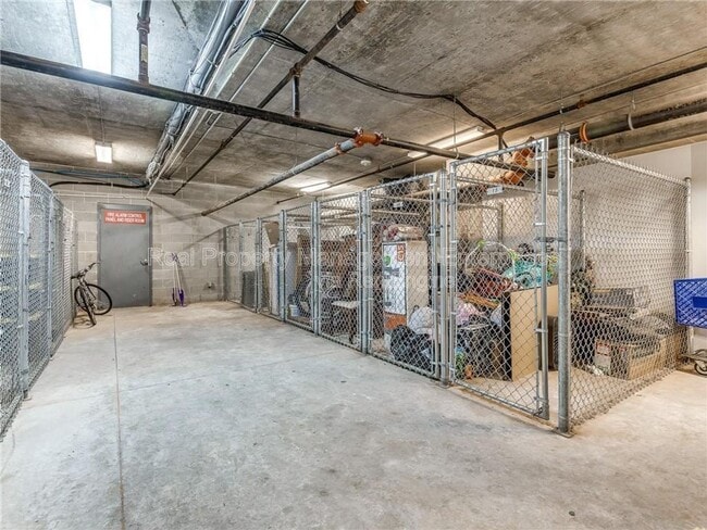 Building Photo - 1 NE 2nd St