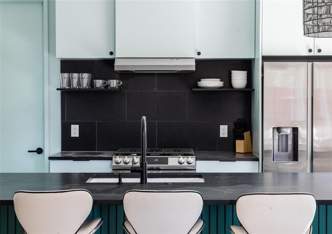 Building Photo - 1103 Cherico St