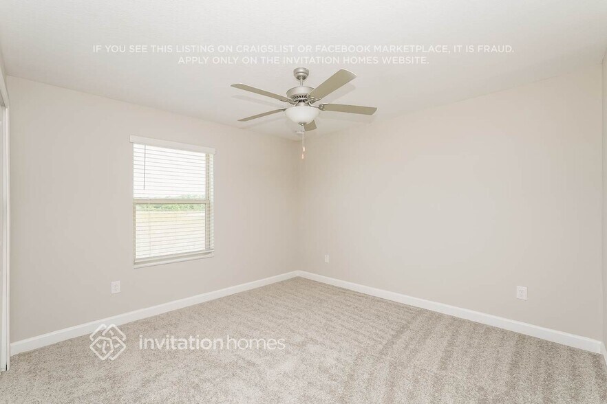 Building Photo - 2900 Coach Manors Way