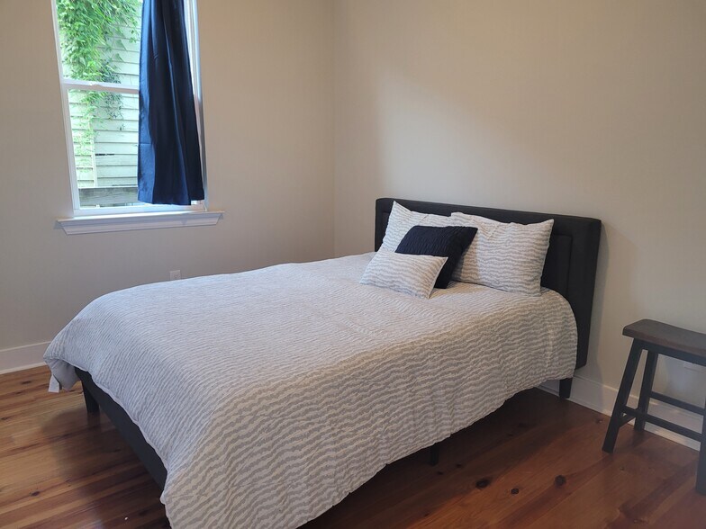 2nd bedroom - 2821 Dryades St