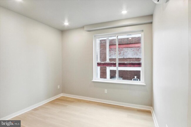 Building Photo - 316 S 52nd St