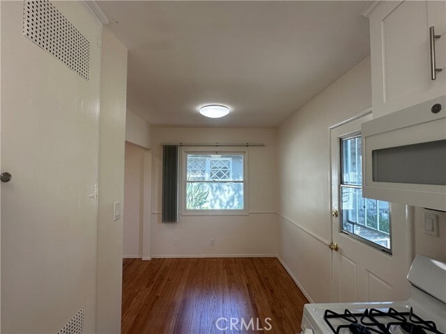 Building Photo - 1808 Oakwood Ave