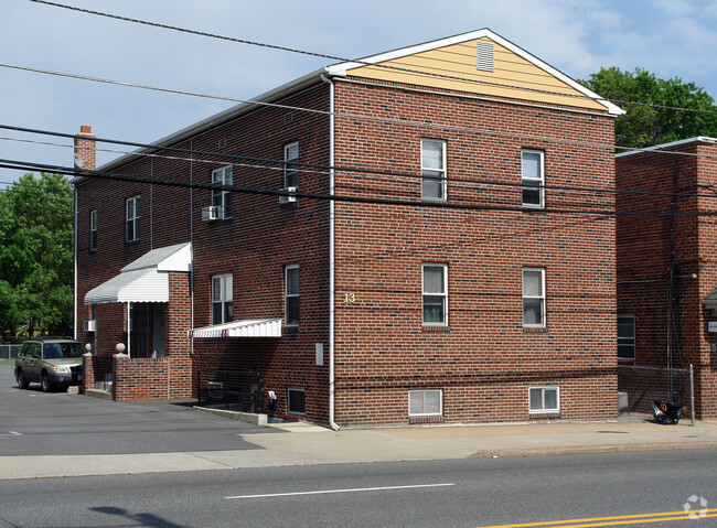 Building Photo - Vincent Apartments