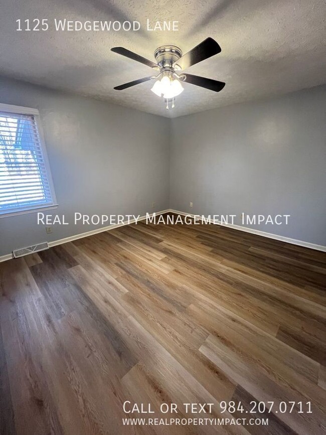 Building Photo - Spacious 3/4 Bedroom 3 Bath Ranch Home on ...