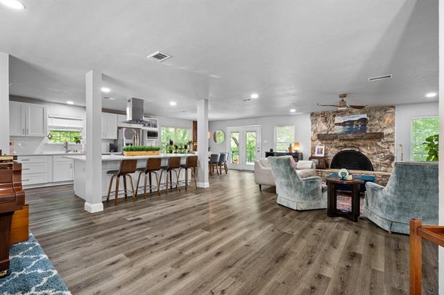 Building Photo - 3417 Shady Oaks Dr