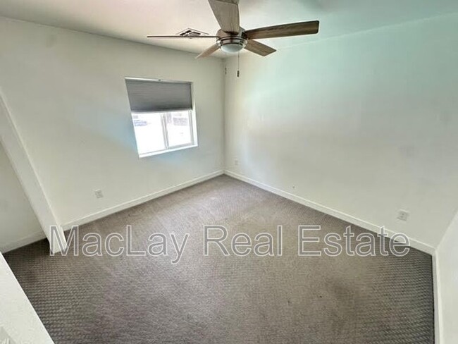 Building Photo - 1703 W Lane Ave