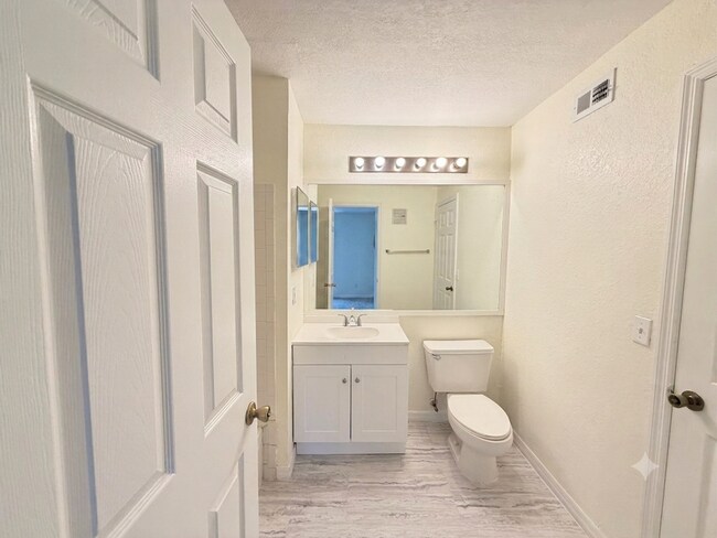 Building Photo - Condo for rent on SANDLAKE PRIVATE RESIDENCES