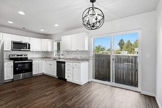Building Photo - 14412 E Heroy Ln