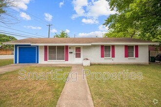 Building Photo - 1300 Yorkshire Dr