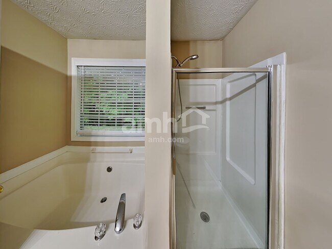 Building Photo - 3391 Washington Commons Ave NW