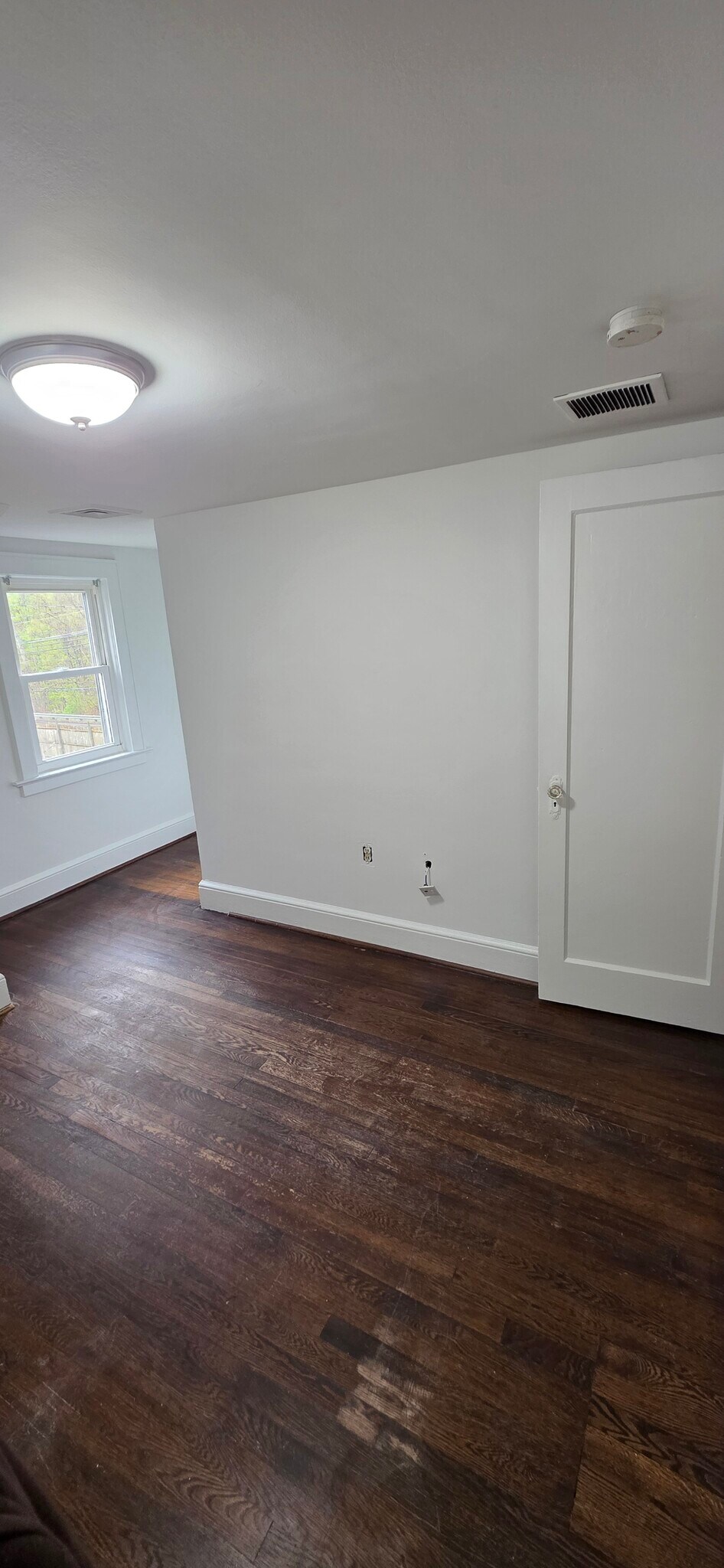 Building Photo - 75 Padanaram Rd