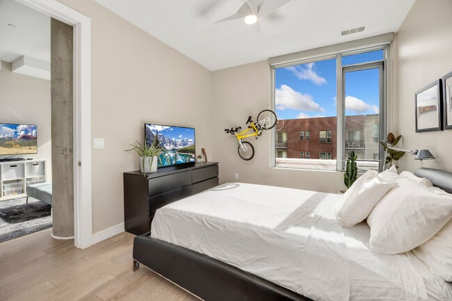 Building Photo - 4200 W 17th Ave