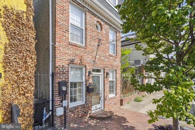 Building Photo - 101 N West St