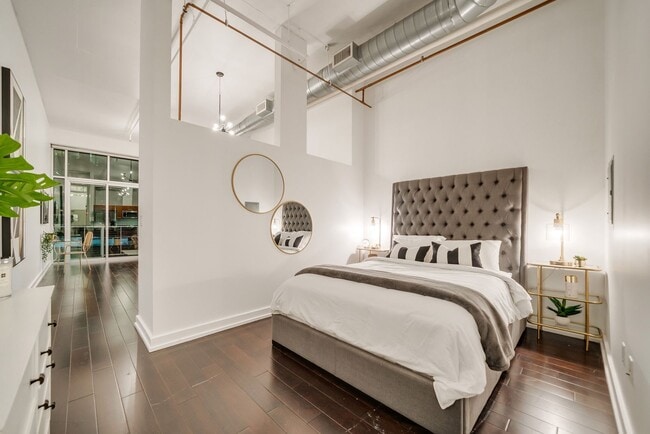 Building Photo - Don't miss out on your chance to Live at t...