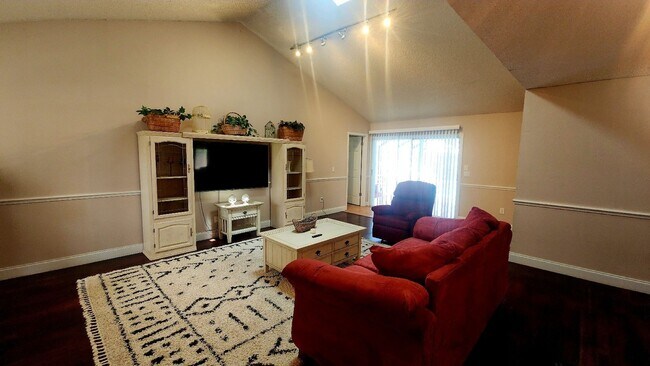 Building Photo - The Woodlands of Palm Coast- FURNISHED- 4 Bedroom 2 Bath- Long Term